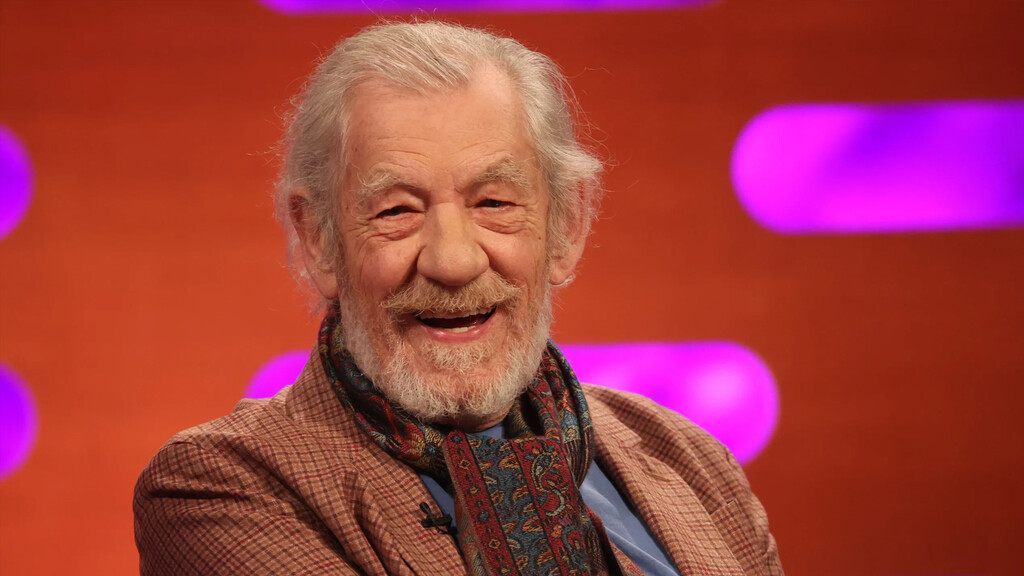 Ian McKellen se enteró de que Anthony Mackie era el nuevo Capitán América durante el mismo rodaje de ‘Vengadores: Doomsday’: “¿Tú que haces en la película?”