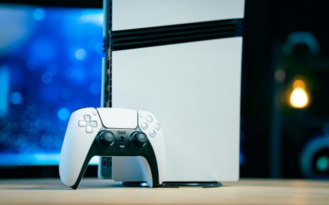 Un análisis pone cifras al deterioro del formato físico: en un tercio de juegos de PS5 no se puede jugar solo con el disco