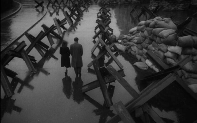 94 de perfección cinematográfica. Es una de las mejores películas bélicas de la historia y merece ser redescubierta