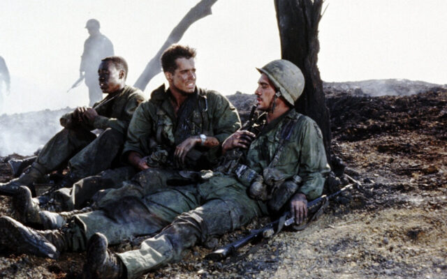 Ha fallecido John Irvin, pero siempre lo recordaremos por hacer una de las películas bélicas más notables y conmovedoras sobre  Vietnam