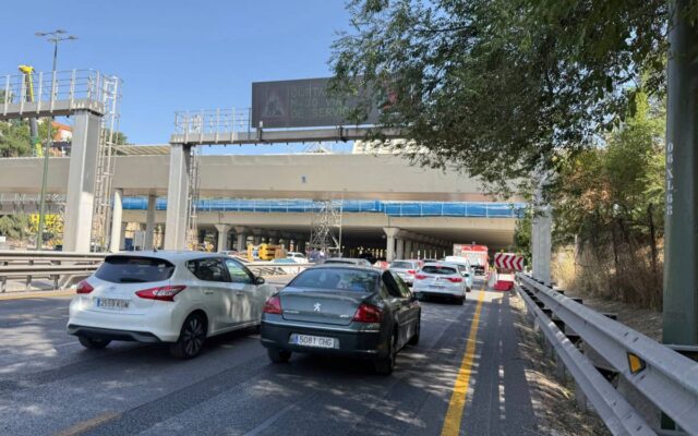 Un hombre resulta herido grave al tratar de cruzar la M-30 por el distrito de Arganzuela