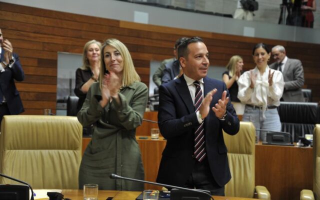 María Guardiola salva desde las consejerías del PP subvenciones LGTBI o ecologistas que suprime Vox en los primeros presupuestos