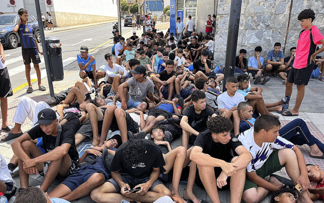 La promesa ‘imposible’ de devolver a todos los irregulares de Ceuta: la doble condena de 2021 bloquea al Gobierno
