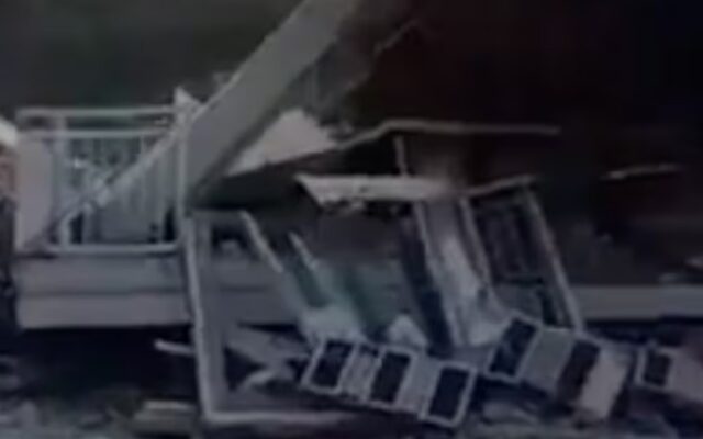 Un terremoto de magnitud 7,7 sacude el mar frente a Indonesia