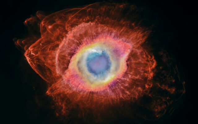 El reciclaje cósmico desvelado por la Nebulosa de la Hélice