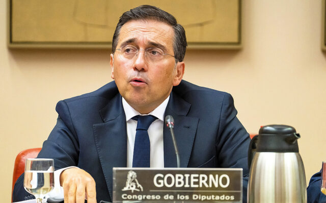 La “tibieza” con Marruecos también agrieta el discurso oficial: Albares culpa a los “bulos” y Robles dice que Rabat sabrá “lo que ha hecho y lo que no”