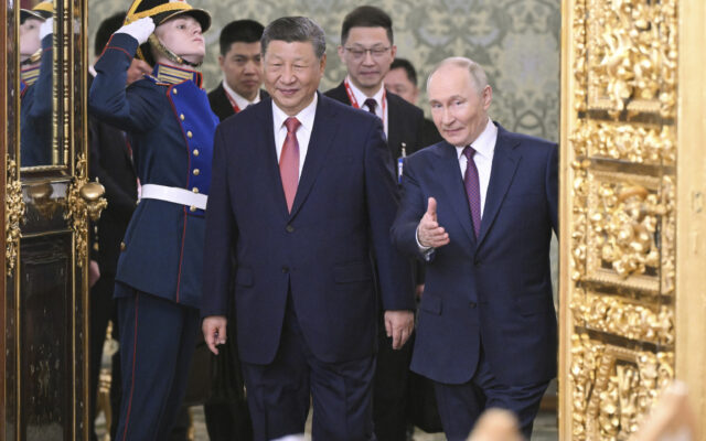 Putin busca más negocios con China mientras India le pide que acabe con su “guerra interminable”