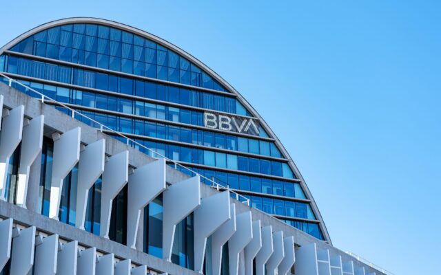 La banca modera el fervor cripto y se vuelca en el ecosistema tokenizado para ofrecer nuevos productos