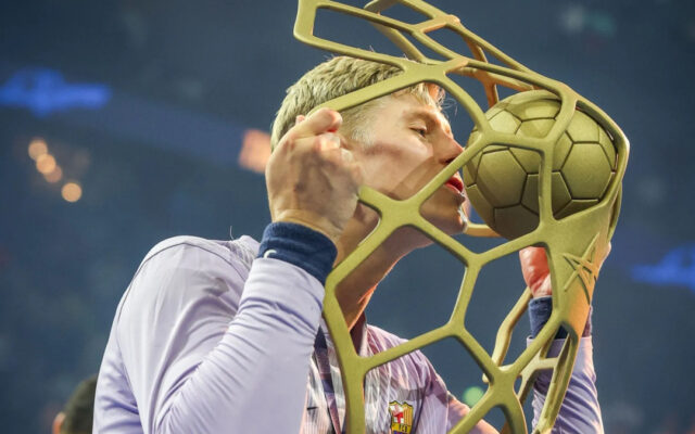 El portero Hallgrímsson renueva con el Barça hasta 2029