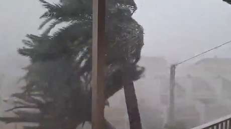 VIDEOS: Feroz tormenta con vientos huracanados azota una provincia en España