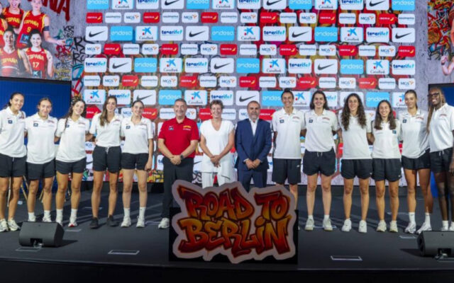 La selección femenina sueña antes de poner rumbo al Mundial: "¿Por qué no el oro?"