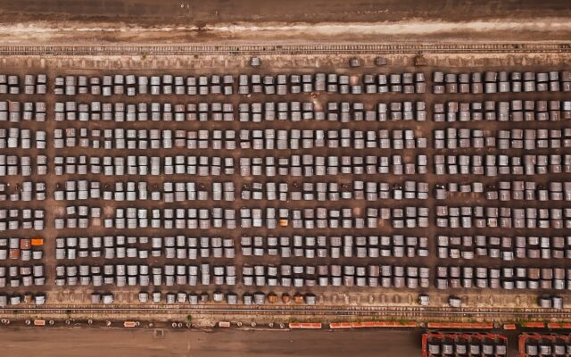 Trump anuncia aranceles del 50% para vehículos y acero de Canadá desde el 1 de enero de 2027