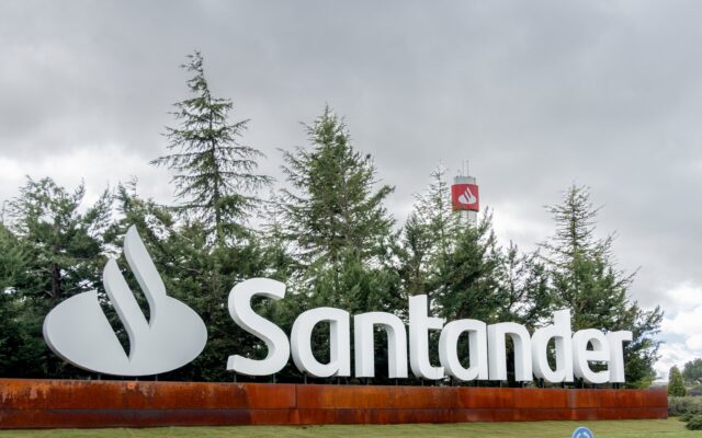 Santander lanzará un programa de recompra de acciones de 1.825 millones de euros