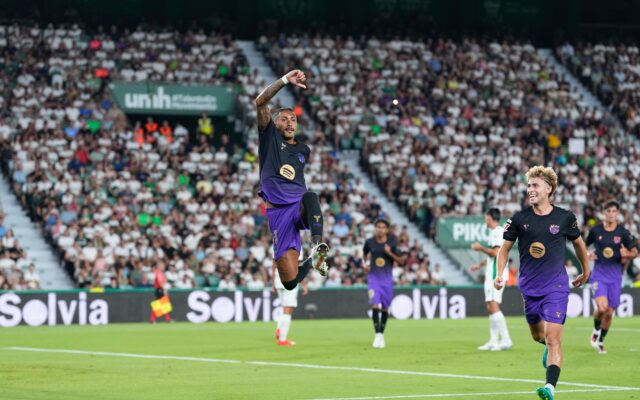 La marca Flick se impone en el Barça, que tritura al Elche en su estreno en Liga