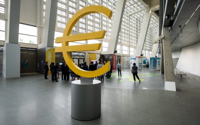 Schnabel (BCE) afianza la perspectiva de subidas de tipos en la zona euro: “Serán necesarias”