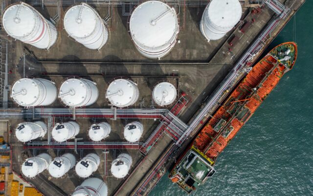 El bloqueo de Ormuz acelera el agotamiento de las existencias mundiales de petróleo