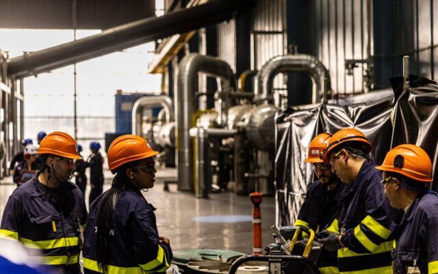 El Gobierno amplía la vida de la central nuclear de Almaraz hasta 2030 por la “volatilidad de precios” originada en Oriente Próximo