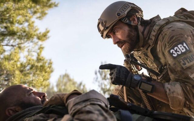 El debut de Guy Ritchie en el cine bélico fue la mejor película de guerra del año 2023… ¡Y no permitieron su estreno en cines!