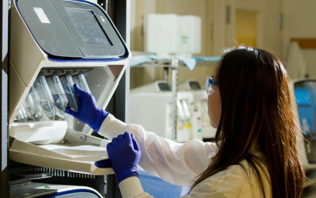 China está viviendo su “momento DeepSeek” en tecnología sanitaria: así quiere convertirse en una potencia mundial de la salud