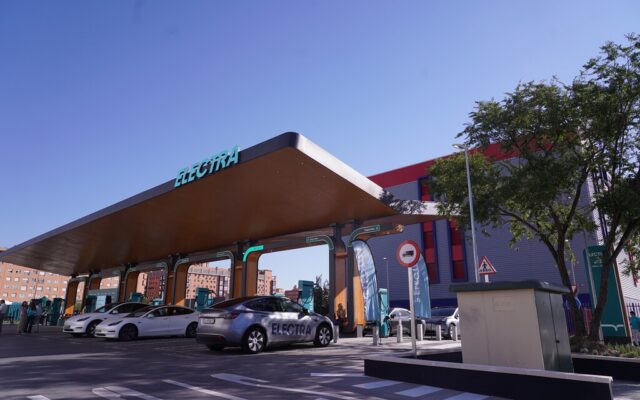 Electra inaugura en Madrid su estación de carga ultrarrápida más potente: 26 cargadores y 600 kW para tener tu coche listo en minutos