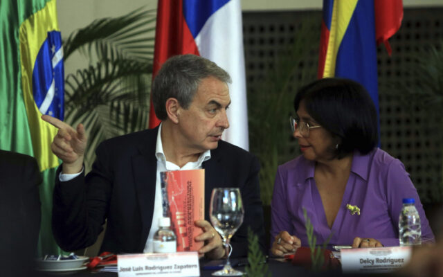 La influencia de Zapatero en Sánchez y la política exterior con Venezuela