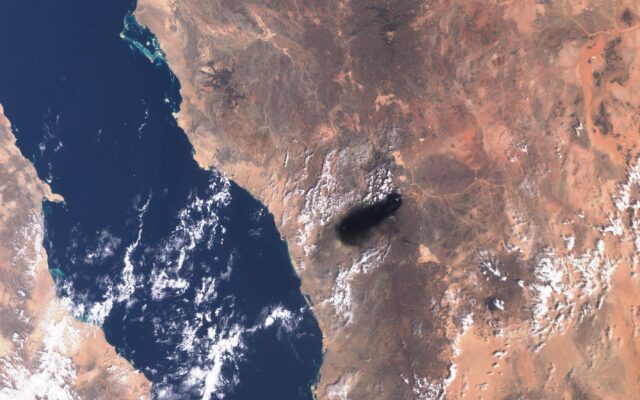 Arabia Saudí cierra el oleoducto Este-Oeste, vía que usaba como alternativa a Ormuz