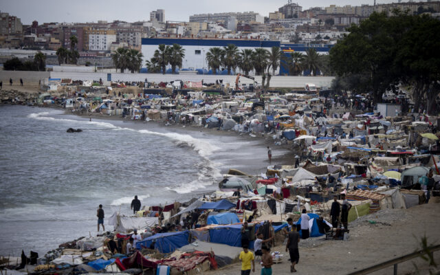 Ya no caben más inmigrantes en el Trampolín mientras el Gobierno prepara otras 1.000 plazas con los informes técnicos en contra