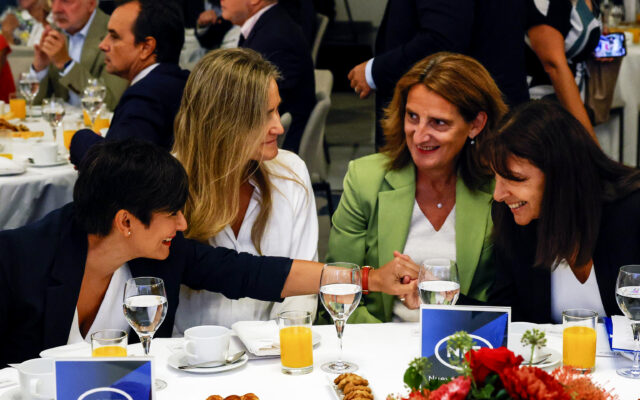 Malas noticias para Sánchez en el CIS de Tezanos: los problemas económicos se cronifican como grandes preocupaciones