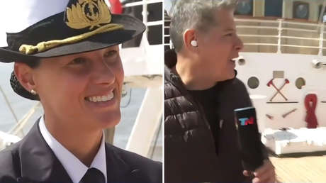¿Falla en la ‘Matrix’? Una teniente se ‘esfuma’ mientras la entrevistan en una fragata (VIDEO)