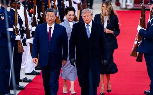 Alfombra roja, flores y Trump: así ha sido la llegada de Xi Jinping a Washington