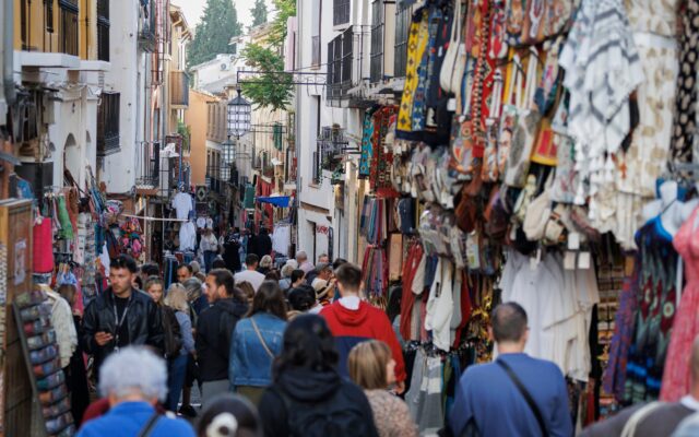 Viajar fuera de temporada alta: los precios, la masificación y el clima cambian el turismo