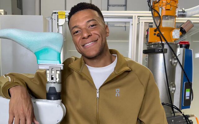 Mbappé rompe con Nike y ficha por On, la marca de zapatillas participada por Federer