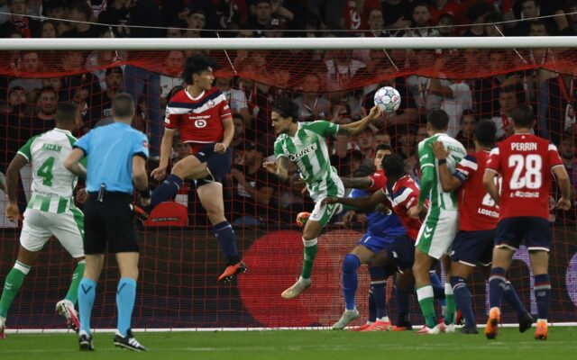 Bartra impulsa a un Betis que se estrena con victoria en Lille