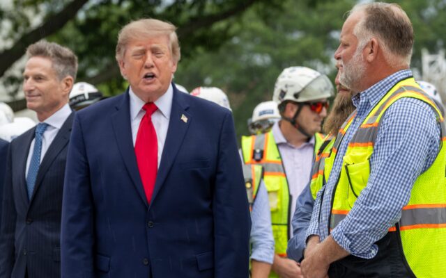 El ‘brent’ vuelve a caer de los 100 dólares y las Bolsas pierden impulso tras las palabras belicistas de Trump