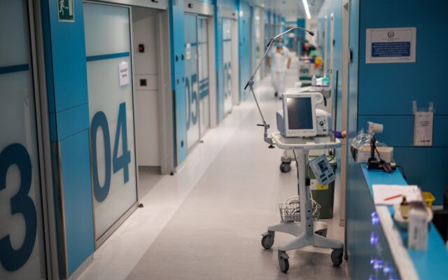 Cuando la pública alimenta a la privada: la relación que está transformando la sanidad