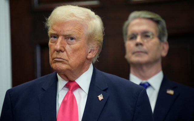 El cheque electoral de Trump enciende las alarmas con el mercado de deuda al rojo vivo
