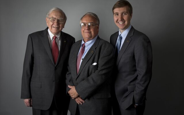 Warren Buffett anuncia el adiós definitivo y cede la presidencia de Berkshire Hathaway