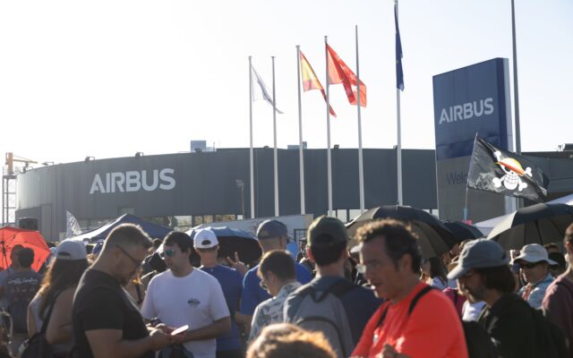 La plantilla de Airbus España vota a favor de continuar con la huelga indefinida por un estrecho margen