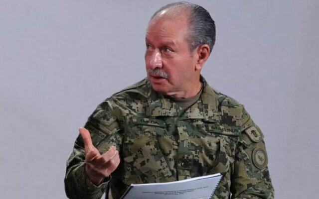 Ojeda Durán reporta ingresos superiores a 2 millones de pesos como asesor en la Marina