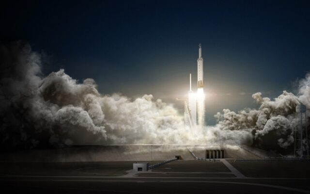 SpaceX ha lanzado tres cohetes en 13 horas. Y el último llevaba un secreto de Estados Unidos