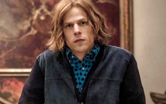 Jesse Eisenberg culpa a su Razzie por ‘Batman v Superman’ de cerrarle las puertas de Hollywood: “Es una industria inestable y horrible”