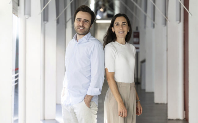 Los profesores que han ayudado a estudiar mejor a 10.000 alumnos: “Cuando un político entienda que hay que memorizar, mejorará la educación”