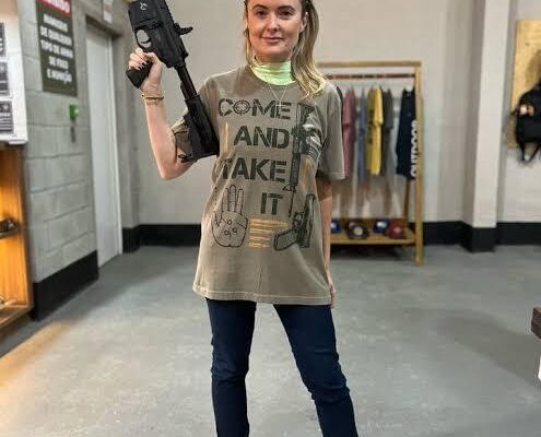 La diputada con látigo, el joven que enloquece a Lula y la rubia que no existe… así libra la batalla el bolsonarismo