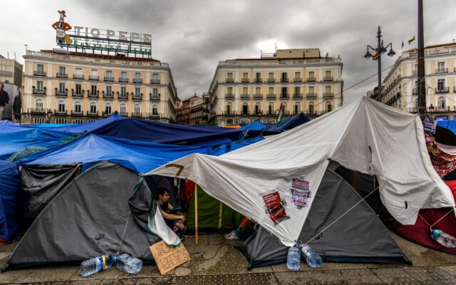El movimiento de vivienda señala a los pequeños caseros: ¿son responsables del alza de los precios?