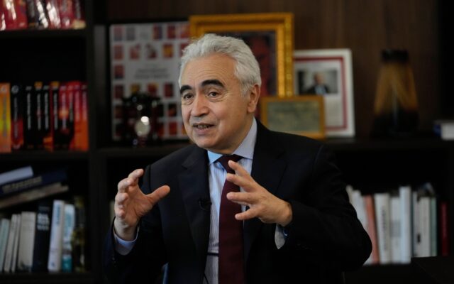 La AIE anima a una nueva liberación de reservas de diésel para detener la escalada de precios