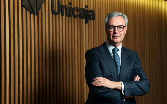José Sevilla presenta su renuncia como presidente de Unicaja tras más de dos años al frente del banco