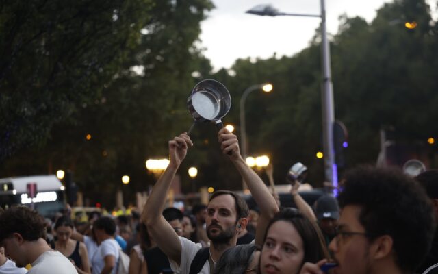 Acampadas en España por la vivienda, en directo | El Gobierno mantiene los decretos y reta a PP, Vox y Junts a “retratarse” en la votación