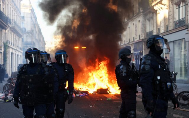 La prima de riesgo francesa rompe la barrera de los 150 puntos tras las protestas